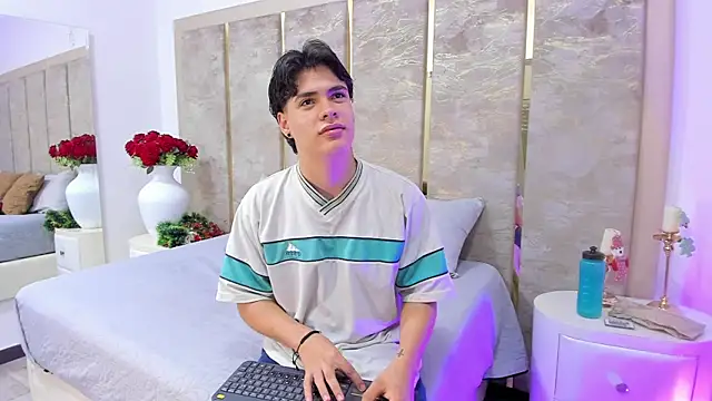 BenitoSaenz online show from 12-20-25, 12:08