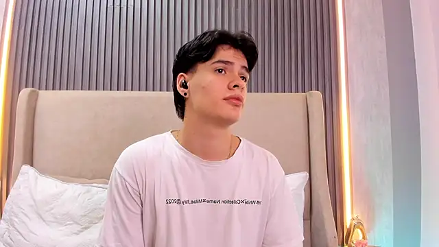 BenitoSaenz online show from 11-14-25, 10:41