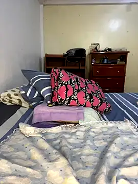 Snapshot of Ali_fullmessy chatting on 10-13-25, 07:37 Ali fullmessy online show from 10-13-25, 07:37