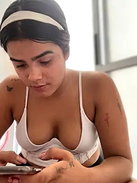 Kaily Sweet16 online show from 11-01-25, 07:41