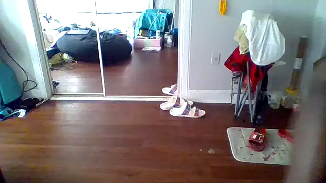 Snapshot of JezOne555 chatting on 10-10-25, 02:18 JezOne555 online show from 10-10-25, 02:18