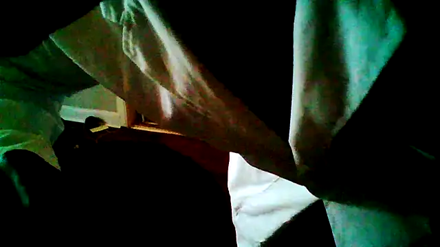 Snapshot of JezOne555 chatting on 11-27-25, 04:18 JezOne555 online show from 11-27-25, 04:18