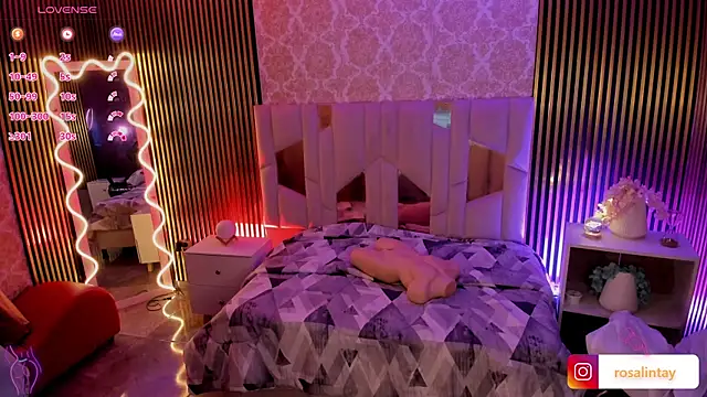 Rosalind tay online show from 10-17-25, 11:34