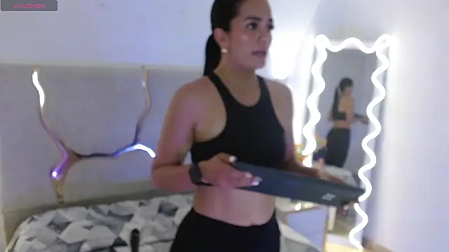 Rosalind tay online show from 11-10-25, 03:00