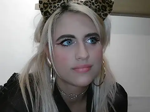 Lolalolypop online show from 11-23-25, 06:40