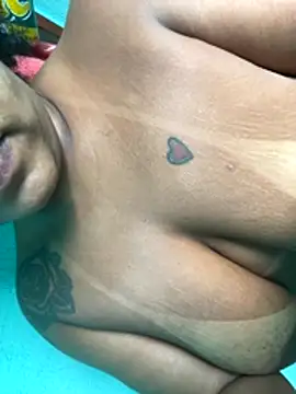 morenaluaa online show from 12-05-25, 03:43