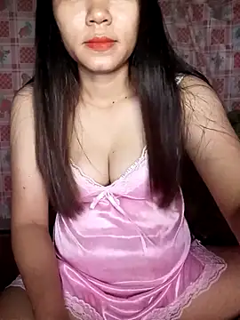 Snapshot of Ladygirl_x chatting on 10-18-25, 06:21 Ladygirl x online show from 10-18-25, 06:21