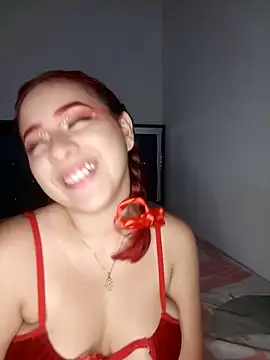 Snapshot of Chloe_Sky_love chatting on 10-04-25, 04:58 Chloe Sky love online show from 10-04-25, 04:58