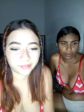 Snapshot of Chloe_Sky_love chatting on 09-12-25, 05:07 Chloe Sky love online show from 09-12-25, 05:07