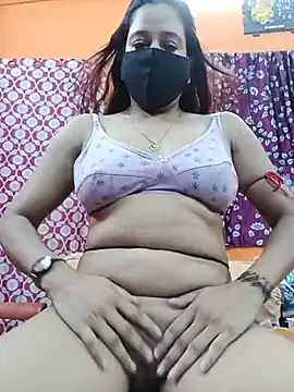 Hotpuja25 online show from 07-13-26, 05:18