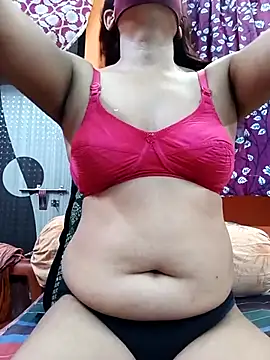 Snapshot of Hotpuja25 chatting on 05-17-26, 04:56 Hotpuja25 online show from 05-17-26, 04:56