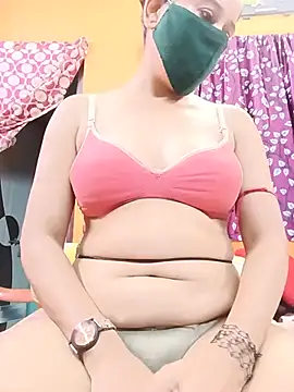 Hotpuja25 online show from 06-29-26, 01:44