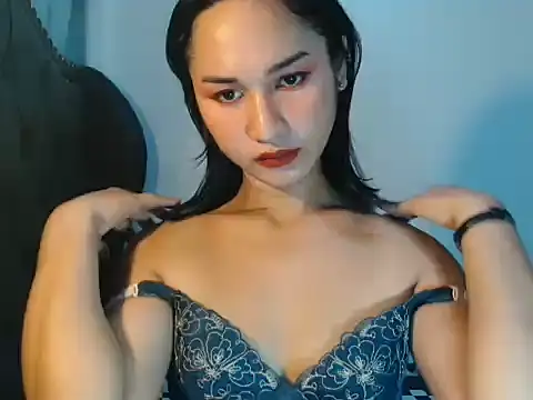 Snapshot of lava_lux chatting on 06-16-26, 04:56 lava lux online show from 06-16-26, 04:56