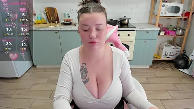 LinaElasm online show from 03-07-26, 06:09