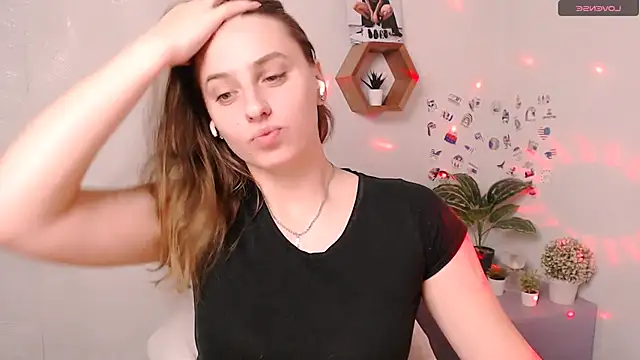 AmandaDimond  online show from 10-25-25, 12:39