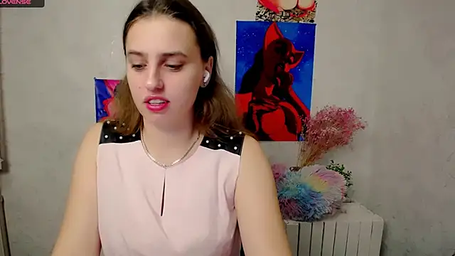 AmandaDimond  online show from 10-22-25, 11:42