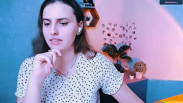 AmandaDimond  online show from 10-05-25, 12:07