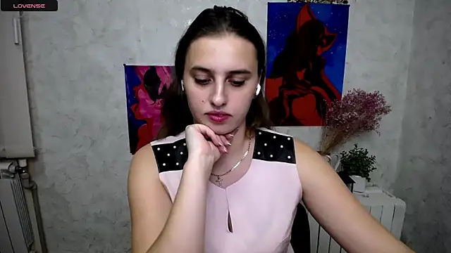 AmandaDimond  online show from 10-04-25, 12:17