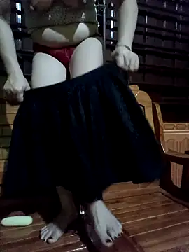 Snapshot of SexyQueen99 chatting on 04-21-26, 10:27 SexyQueen99 online show from 04-21-26, 10:27