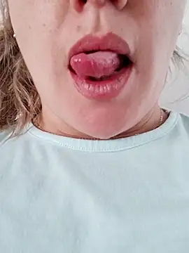 Snapshot of cameron_06 chatting on 11-11-25, 05:19 cameron 06 online show from 11-11-25, 05:19