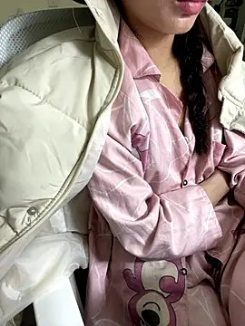 Mina048 online show from 12-20-25, 05:32