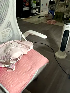 Mina048 online show from 11-29-25, 03:23