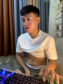 xshyboyx online show from 10-28-25, 04:46