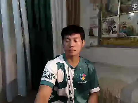 Snapshot of xshyboyx chatting on 05-23-26, 12:37 xshyboyx online show from 05-23-26, 12:37