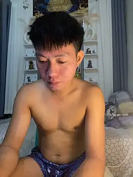 Snapshot of xshyboyx chatting on 10-01-25, 03:33 xshyboyx online show from 10-01-25, 03:33
