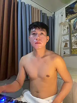 Snapshot of xshyboyx chatting on 01-18-26, 12:41 xshyboyx online show from 01-18-26, 12:41