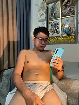 Snapshot of xshyboyx chatting on 09-12-25, 03:34 xshyboyx online show from 09-12-25, 03:34