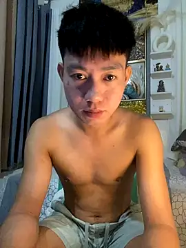 Snapshot of xshyboyx chatting on 09-19-25, 03:49 xshyboyx online show from 09-19-25, 03:49
