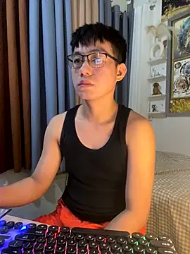 xshyboyx online show from 11-19-25, 02:55