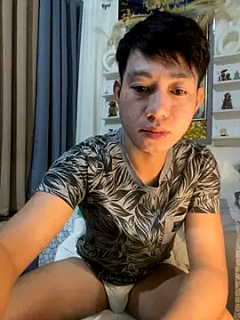 Snapshot of xshyboyx chatting on 09-14-25, 05:41 xshyboyx online show from 09-14-25, 05:41