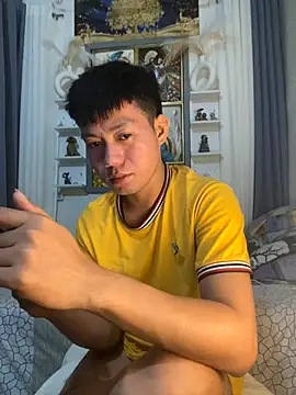 Snapshot of xshyboyx chatting on 10-01-25, 03:38 xshyboyx online show from 10-01-25, 03:38