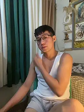 Snapshot of xshyboyx chatting on 06-21-26, 03:29 xshyboyx online show from 06-21-26, 03:29