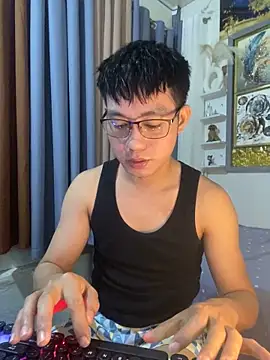 xshyboyx online show from 11-12-25, 01:04