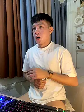 xshyboyx online show from 10-30-25, 03:49