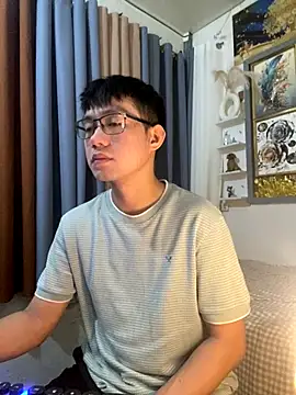 xshyboyx online show from 11-18-25, 02:27