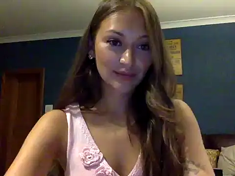 Snapshot of Sainaa1 chatting on 09-20-25, 06:35 Sainaa1 online show from 09-20-25, 06:35