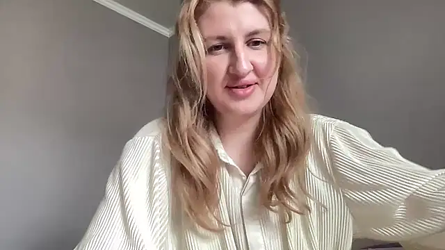 Snapshot of Kadayy1 chatting on 09-17-25, 09:22 Kadayy1 online show from 09-17-25, 09:22