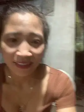 Snapshot of ThiHa003 chatting on 09-26-25, 01:40 ThiHa003 online show from 09-26-25, 01:40