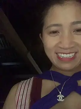 Snapshot of ThiHa003 chatting on 09-23-25, 10:22 ThiHa003 online show from 09-23-25, 10:22