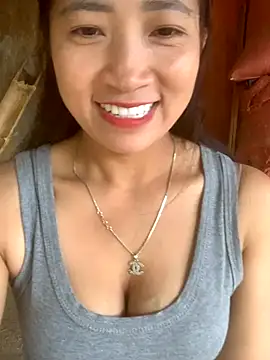 Snapshot of ThiHa003 chatting on 10-14-25, 02:45 ThiHa003 online show from 10-14-25, 02:45