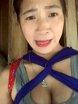 Snapshot of ThiHa003 chatting on 09-25-25, 09:04 ThiHa003 online show from 09-25-25, 09:04