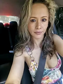 Snapshot of Miasiren chatting on 06-27-26, 04:13 Miasiren online show from 06-27-26, 04:13