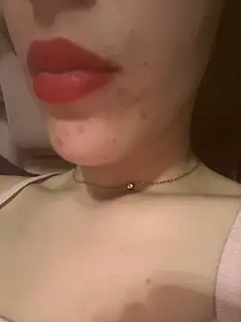 Snapshot of Mimisixo chatting on 06-17-26, 05:51 Mimisixo online show from 06-17-26, 05:51