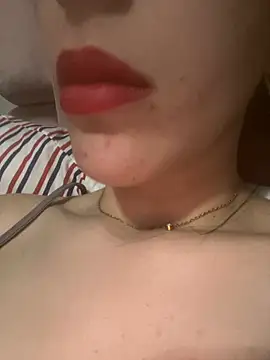 Snapshot of Mimisixo chatting on 07-16-26, 12:07 Mimisixo online show from 07-16-26, 12:07