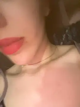 Snapshot of Mimisixo chatting on 07-14-26, 12:43 Mimisixo online show from 07-14-26, 12:43