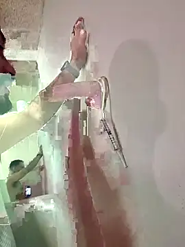 Snapshot of Cnutt310 chatting on 10-05-25, 08:10 Cnutt310 online show from 10-05-25, 08:10